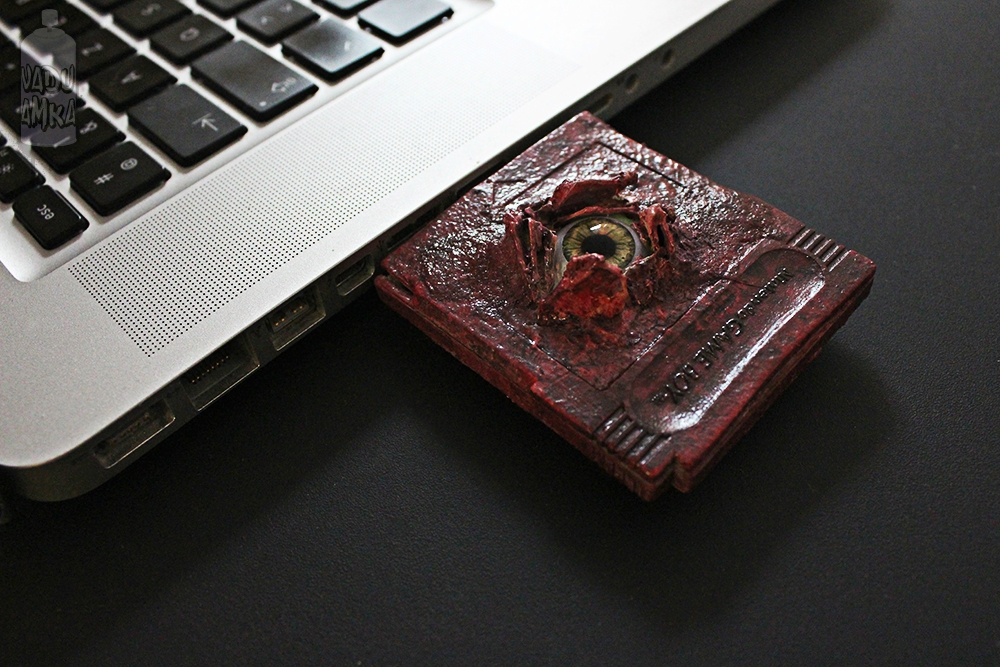 Old Game Boy cartridge turned to horror-themed flash drive Retro 